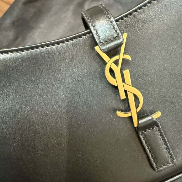 SAINT LAURENT MINI LE 5 À 7 IN SMOOTH LEATHER - Picture 3 of 5